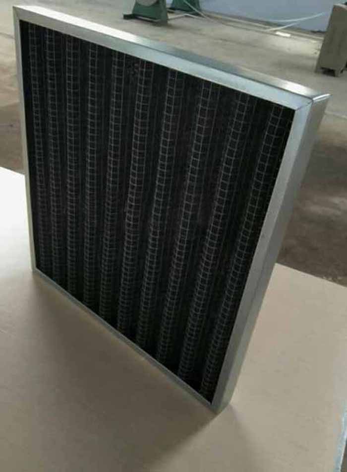 折疊式活性炭過濾器鋁型材外框，也可選用鍍鋅外框及不銹鋼，厚度為：21mm,25mm,46mm，50mm等其他多種厚度。